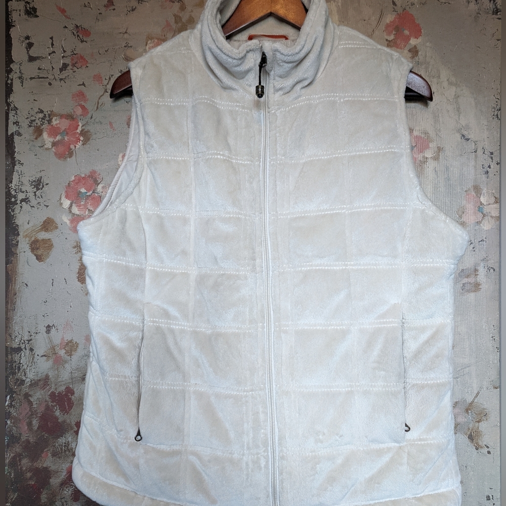 Lady Hathaway soft puff vest.  Lg